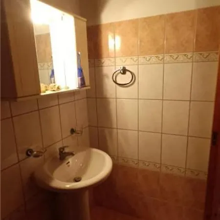 公寓 Konstantina Tsepekis House Ágios Matthaíos